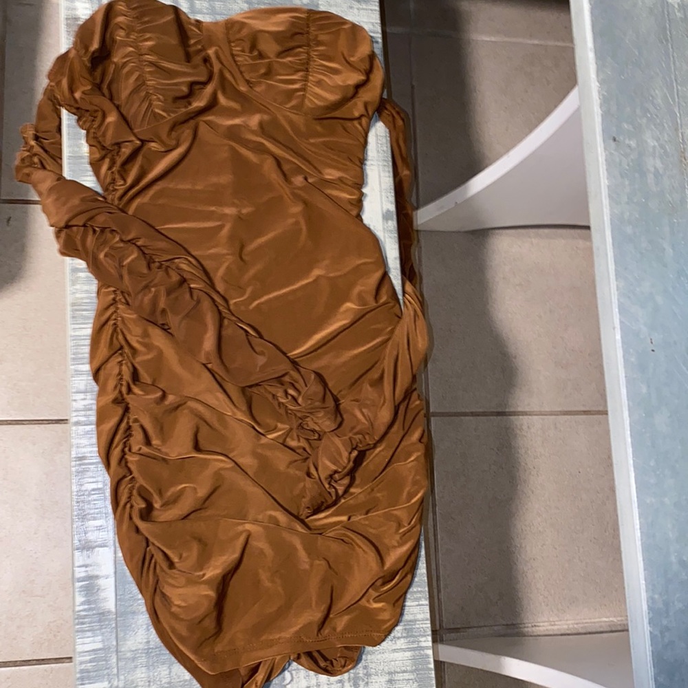 Brown dress